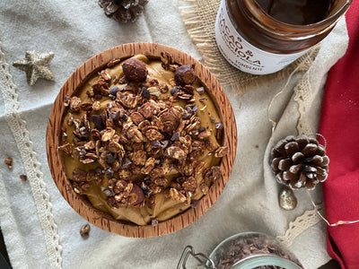 Bowl de calabaza con cacao y avellanas